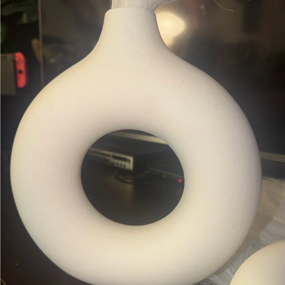 Wayfair ceramic donut table vase